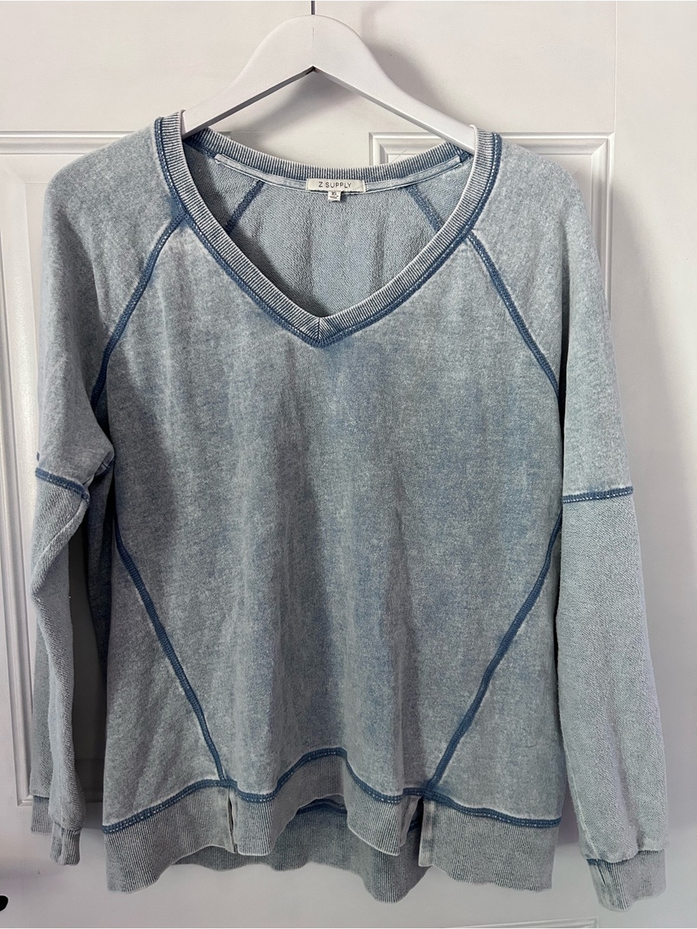 Z Supply Washed Light Blue V-Neck Pullover Sweatshirt